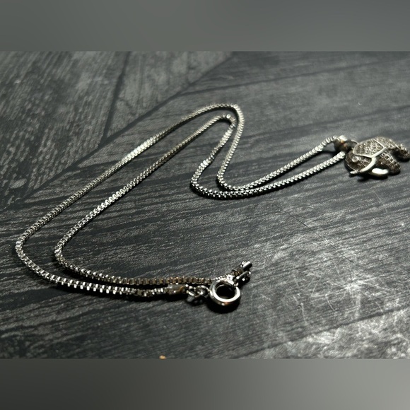 925 Sterling Silver Marcasite Asian Elephant Pendant and Chain - Picture 11 of 12